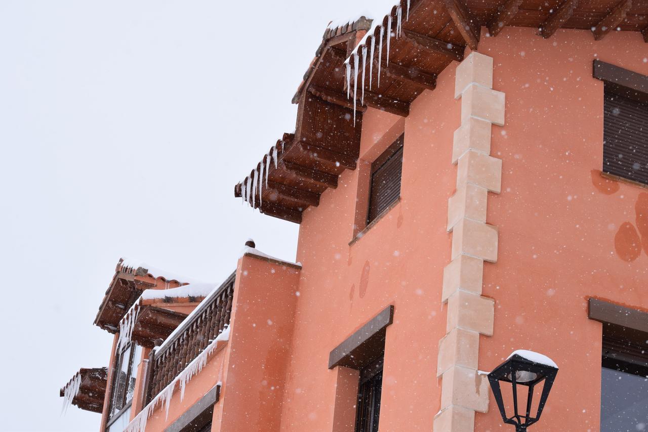 El Castillo De Celia Cubla 外观 照片
